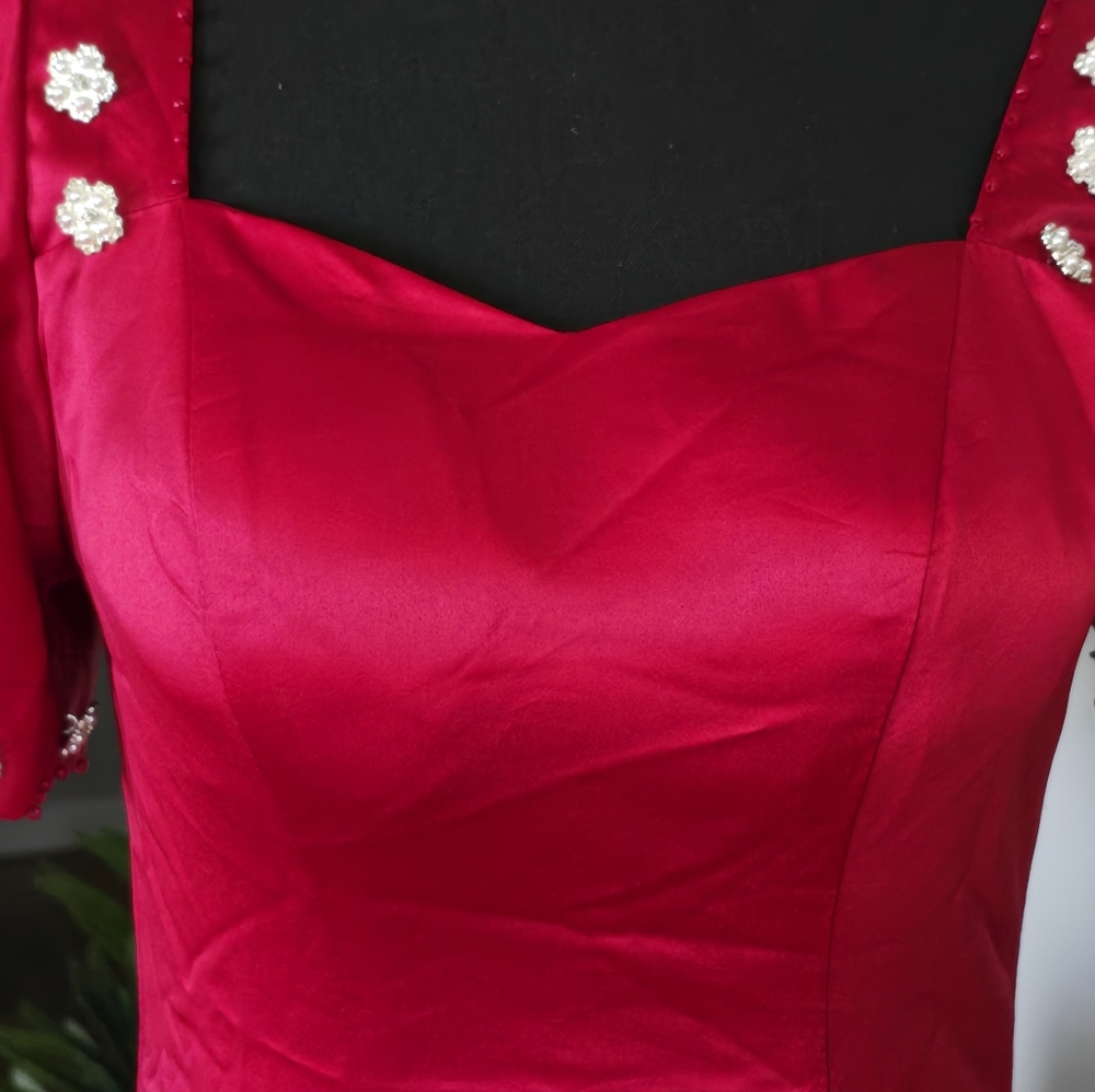 Elegant Red Puff Sleeve Dress - Picture 5 of 7